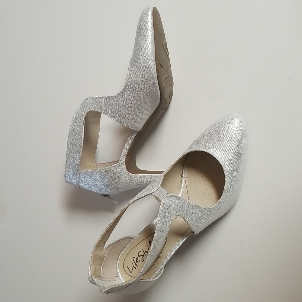 LifeStride metallic pumps